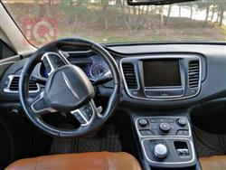 Chrysler 200